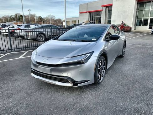 New 2026 Toyota Prius Plug-In Hybrid FWD image 4