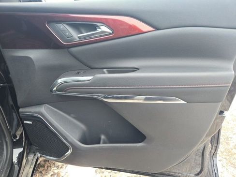 Used 2025 Chevrolet Traverse RS image 58