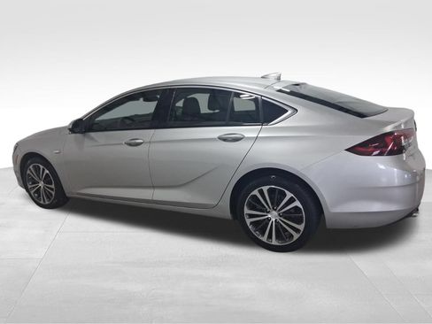 Used 2018 Buick Regal Essence FWD image 7