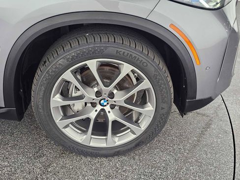 Used 2024 BMW X5 xDrive40i w/ Premium Package image 9