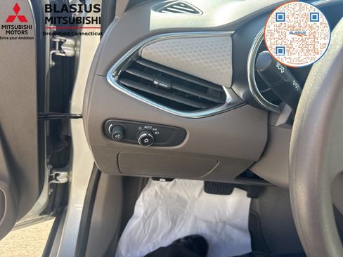 Used 2018 Chevrolet Malibu Hybrid FWD image 21
