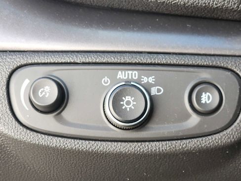 Used 2019 Buick Encore Sport Touring image 23