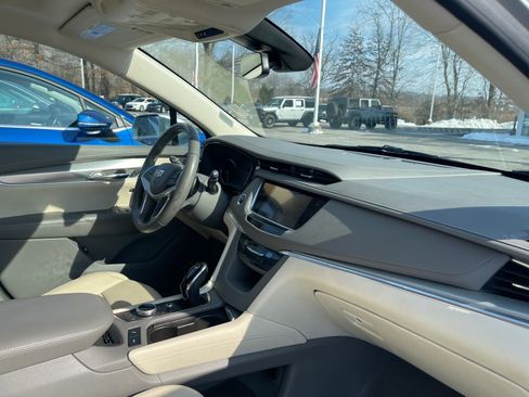 Used 2020 Cadillac XT5 Premium Luxury image 22