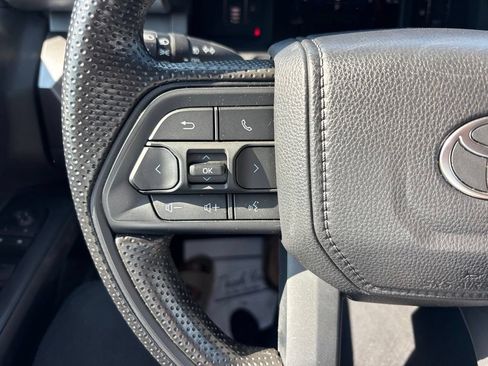Used 2025 Toyota Tacoma SR5 AWD/4WD image 22