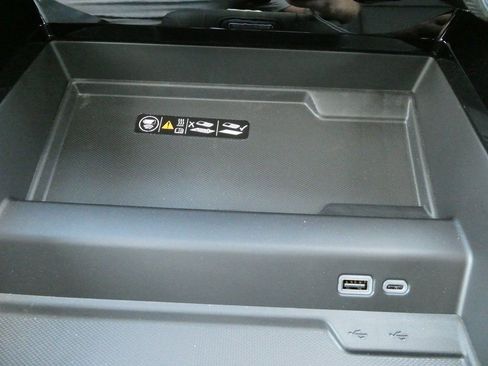 New 2026 Chevrolet Suburban High Country AWD/4WD image 29