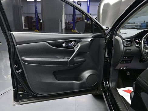 Used 2018 Nissan Rogue Sport SL w/ SL Premium Package image 13