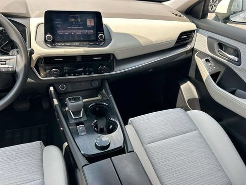 Used 2022 Nissan Rogue SV AWD/4WD image 13