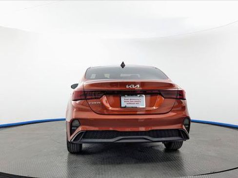 Used 2023 Kia Forte LXS w/ LXS Technology Package FWD image 3