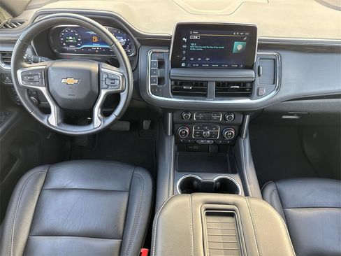 Used 2024 Chevrolet Suburban LT image 18
