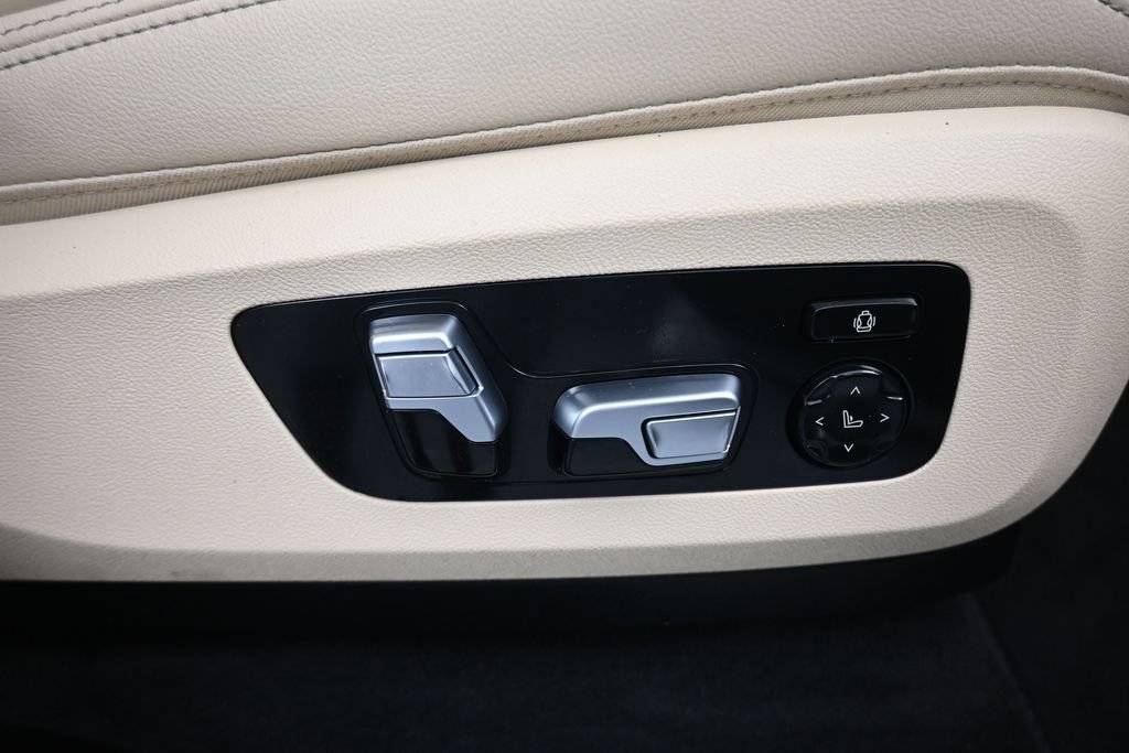 Used 2022 BMW X7 xDrive40i w/ Executive Package AWD/4WD image 60