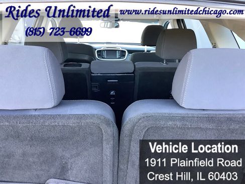 Used 2018 Kia Sorento LX image 39