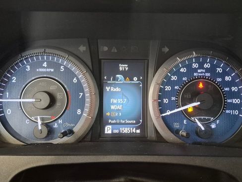 Used 2016 Toyota Sienna XLE FWD image 11