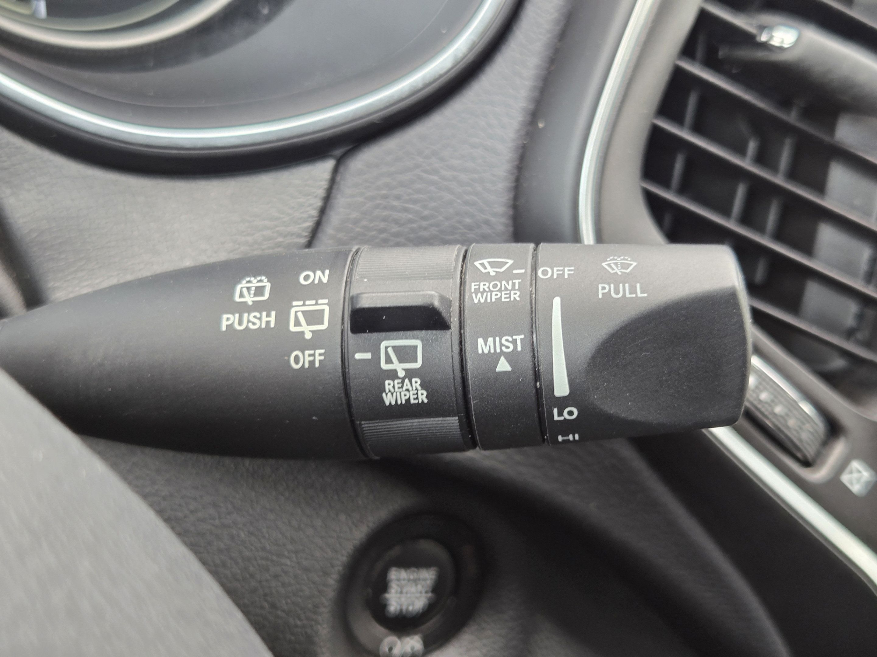 Used 2019 Jeep Cherokee Trailhawk AWD/4WD image 17