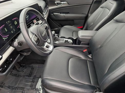 Certified 2025 Kia Sportage EX FWD image 14