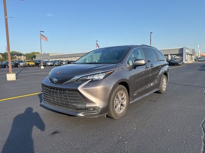 Used 2021 Toyota Sienna LE