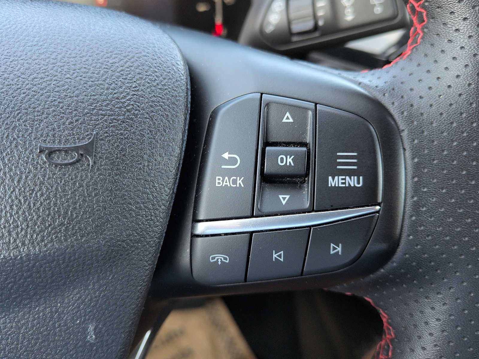 Used 2025 Ford Escape ST-Line Select AWD/4WD image 17