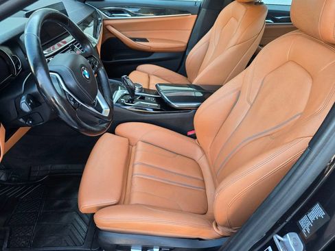 Used 2017 BMW 530i xDrive w/ Premium Package AWD/4WD image 8