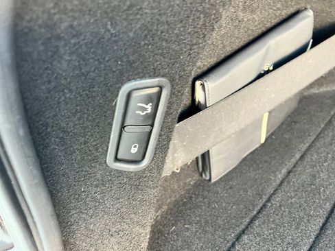 Used 2018 Maserati Levante image 26