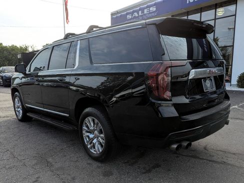 Used 2021 GMC Yukon XL Denali image 11
