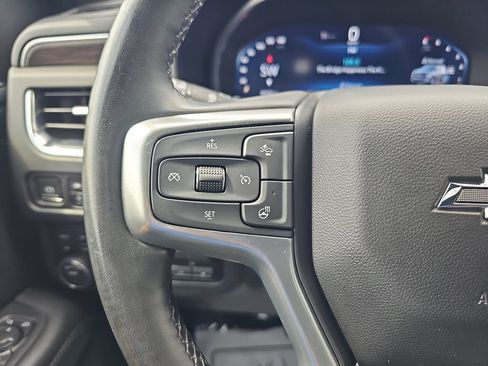 Used 2023 Chevrolet Tahoe Z71 w/ Luxury Package AWD/4WD image 17