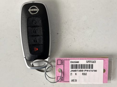 Used 2023 Nissan Rogue SV image 10