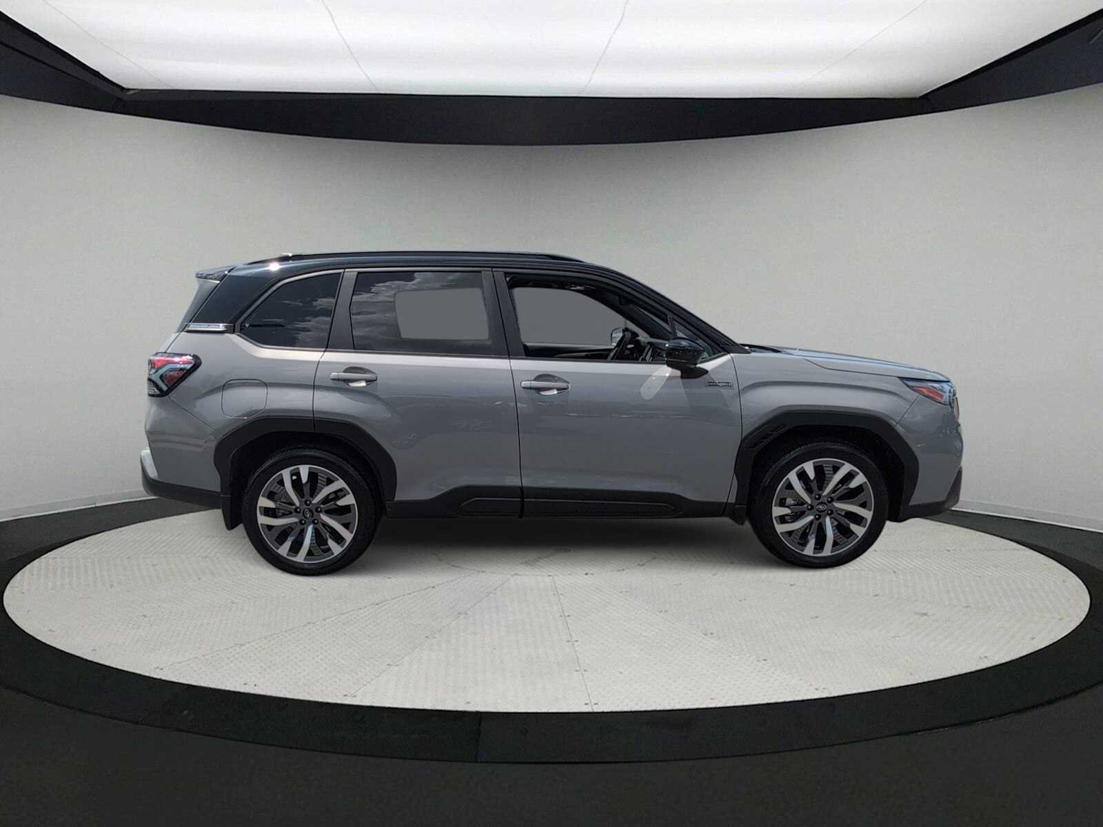 Certified 2025 Subaru Forester Touring AWD/4WD image 9