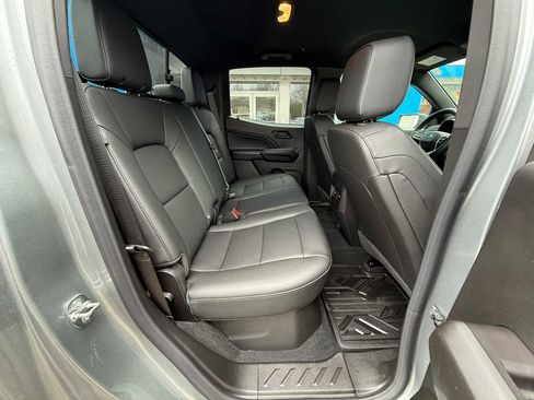 Used 2025 Chevrolet Colorado Trail Boss AWD/4WD image 34
