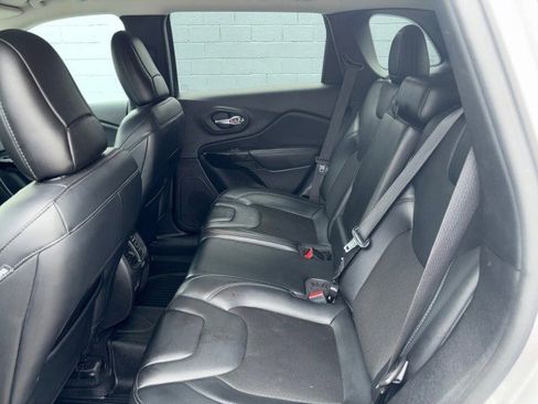 Used 2021 Jeep Cherokee Latitude Plus image 8