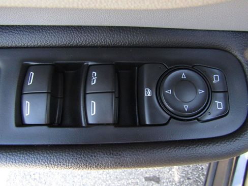 Used 2022 GMC Terrain SLT AWD/4WD image 11