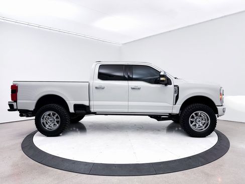 Used 2023 Ford F350 Platinum image 38