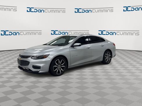 Used 2017 Chevrolet Malibu LT image 4