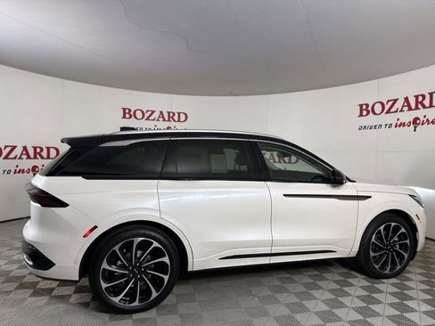 New 2026 Lincoln Nautilus Black Label image 8