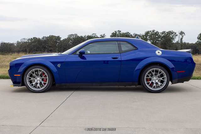 Used 2022 Dodge Challenger SRT Hellcat RWD image 1
