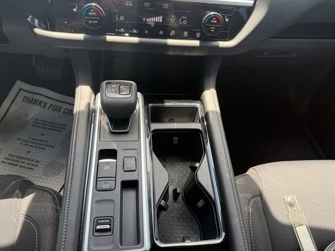 Used 2025 Nissan Pathfinder SV FWD image 12