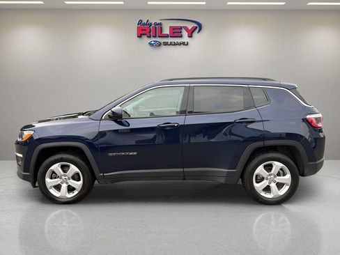 Used 2019 Jeep Compass Latitude w/ Cold Weather Group FWD image 2