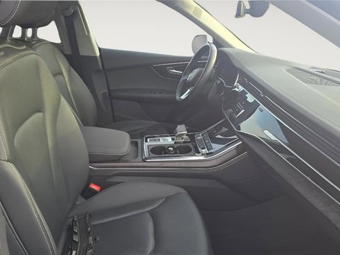 Used 2023 Audi Q8 Premium Plus image 6