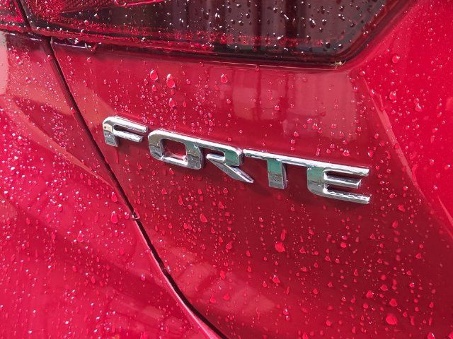 Used 2021 Kia Forte LXS FWD image 23