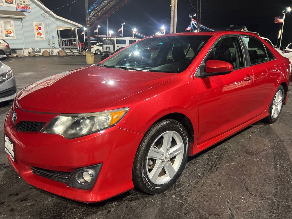 Used 2012 Toyota Camry SE FWD image 3