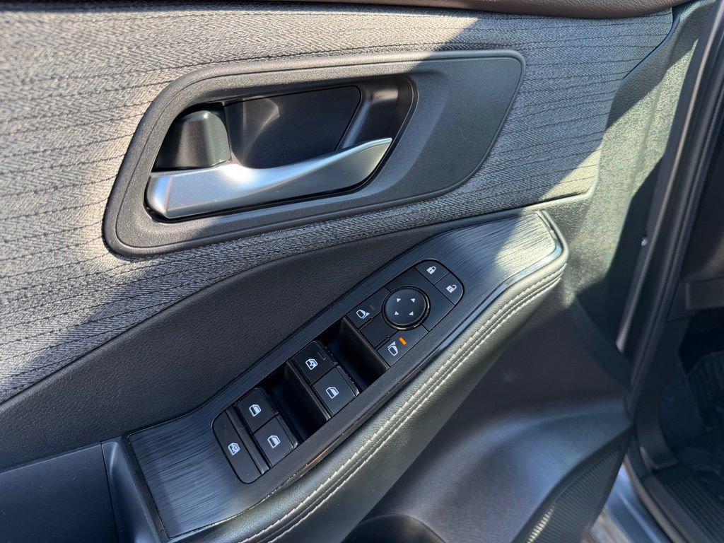 Used 2023 Nissan Rogue SV AWD/4WD image 10