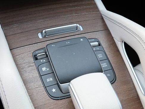 Used 2022 Mercedes-Benz GLS 450 4MATIC image 28