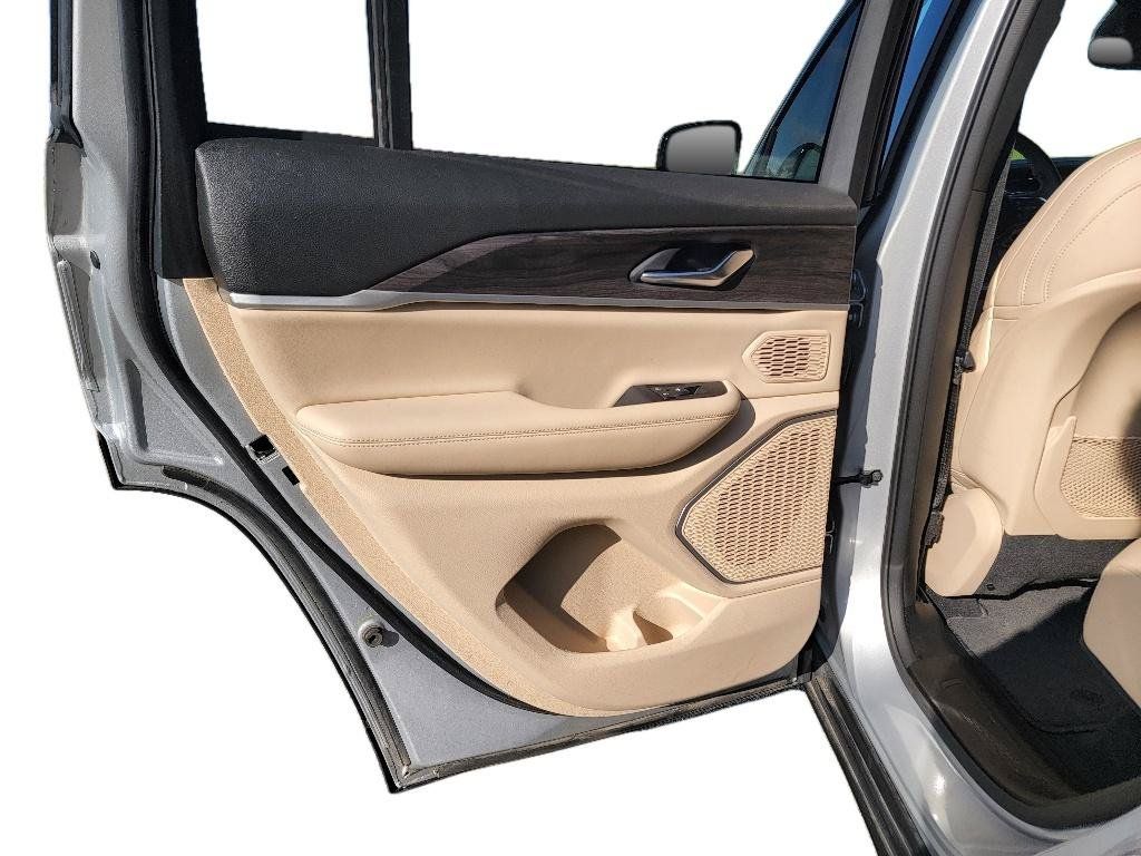 Used 2023 Jeep Grand Cherokee 4WD 4xe image 25