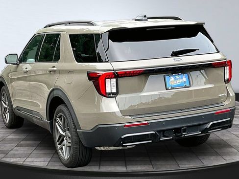 New 2026 Ford Explorer ST-Line w/ ST-Line Street Pack AWD/4WD image 3