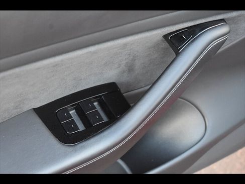 Used 2018 Tesla Model 3 Long Range AWD/4WD image 17