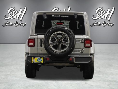 Used 2019 Jeep Wrangler Unlimited Sahara AWD/4WD image 17