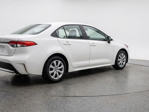 Used 2025 Toyota Corolla LE FWD image 9