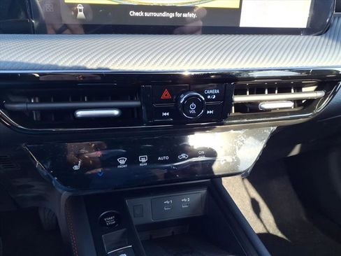 New 2026 Nissan Kicks SR image 13