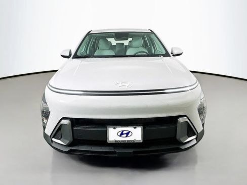 New 2026 Hyundai Kona SE FWD image 2