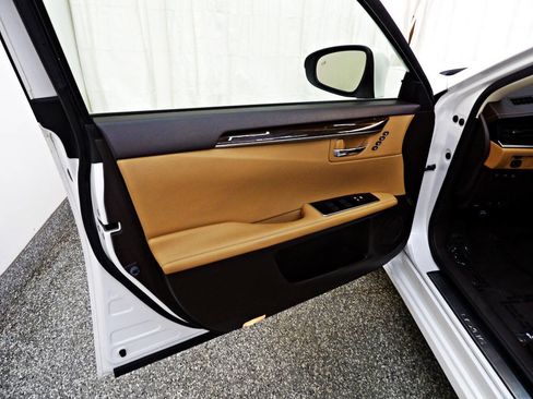 Used 2016 Lexus ES 350 FWD image 17