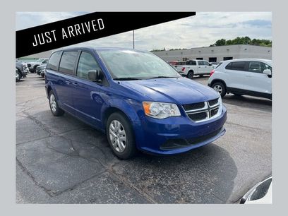 Used 2018 Dodge Grand Caravan SE w/ UConnect Hands-Free Group