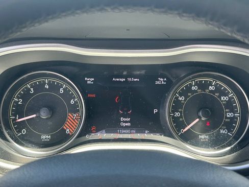Used 2014 Jeep Cherokee Trailhawk w/ Leather Interior Group AWD/4WD image 22
